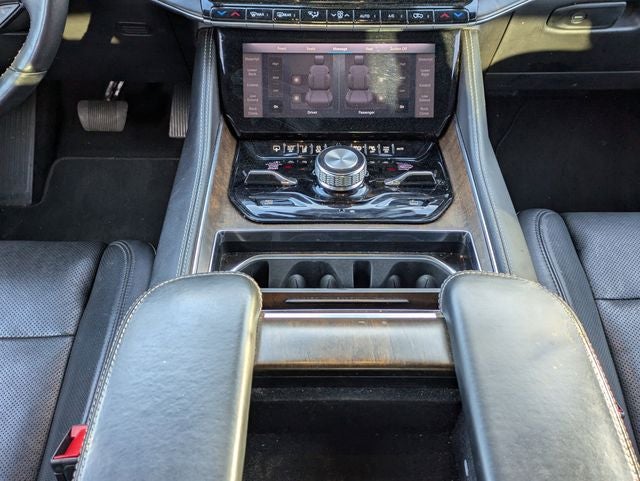 2023 Jeep Grand Wagoneer Base