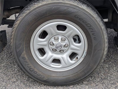 2022 Nissan Frontier S