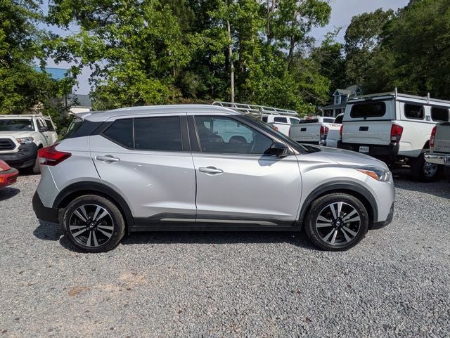 2019 Nissan Kicks SR