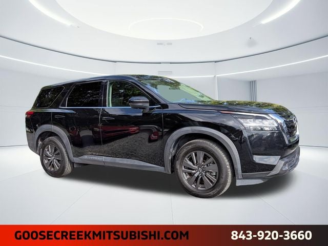 2022 Nissan Pathfinder S