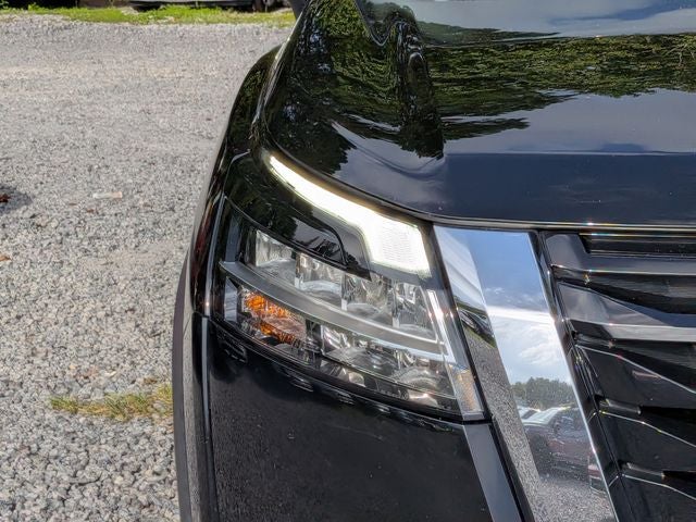 2022 Nissan Pathfinder S