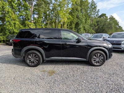 2022 Nissan Pathfinder S