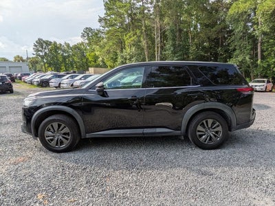 2022 Nissan Pathfinder S