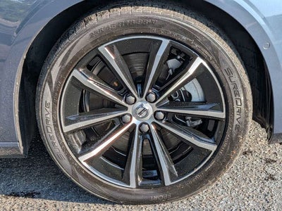 2023 Volvo S60 Recharge Plug-In Hybrid T8 Plus Dark Theme