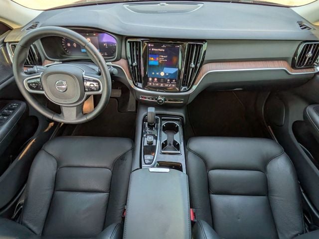 2023 Volvo S60 Recharge Plug-In Hybrid T8 Plus Dark Theme