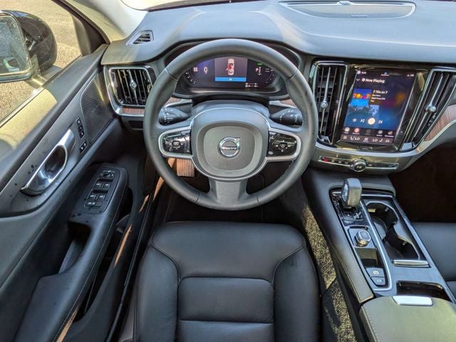 2023 Volvo S60 Recharge Plug-In Hybrid T8 Plus Dark Theme
