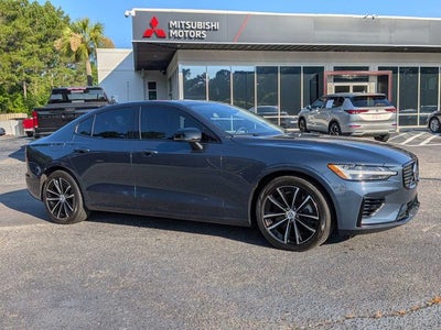2023 Volvo S60 Recharge Plug-In Hybrid T8 Plus Dark Theme