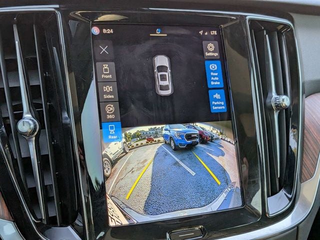 2023 Volvo S60 Recharge Plug-In Hybrid T8 Plus Dark Theme