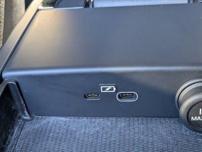2023 Volvo S60 Recharge Plug-In Hybrid T8 Plus Dark Theme