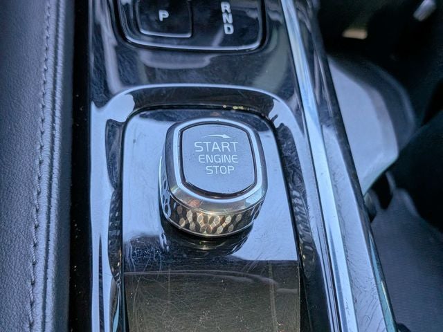 2023 Volvo S60 Recharge Plug-In Hybrid T8 Plus Dark Theme