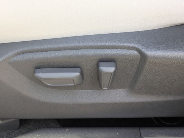 2026 Mitsubishi Eclipse Cross Base