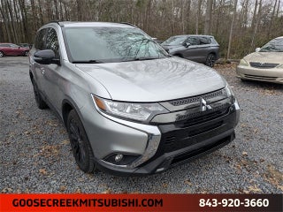 2020 Mitsubishi Outlander Base