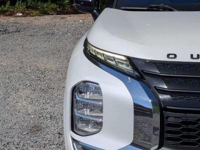 2023 Mitsubishi Outlander SE Black Edition
