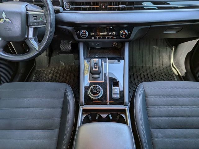 2023 Mitsubishi Outlander SE Black Edition