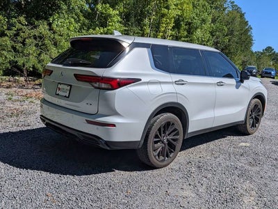 2023 Mitsubishi Outlander SE Black Edition
