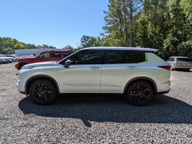 2023 Mitsubishi Outlander SE Black Edition