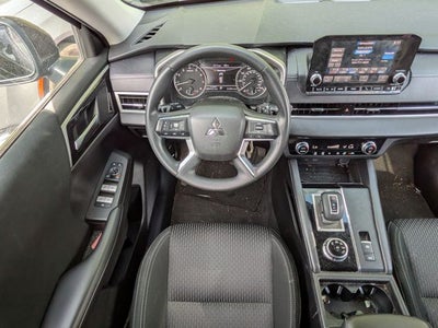 2024 Mitsubishi Outlander ES