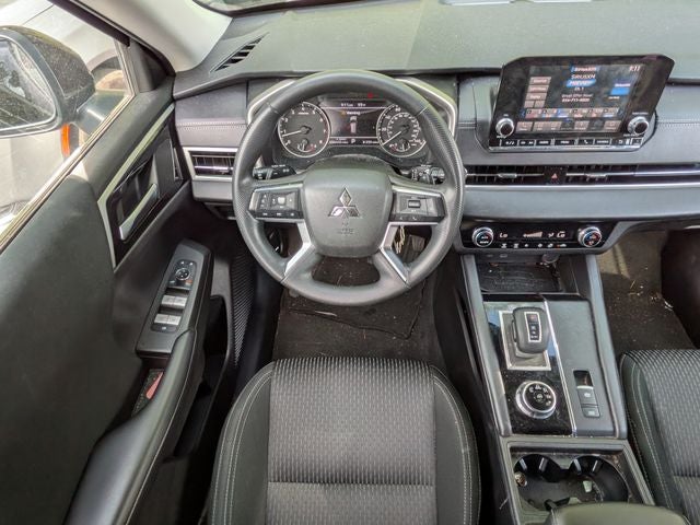 2024 Mitsubishi Outlander ES