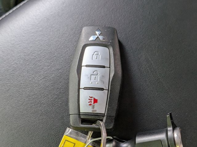 2024 Mitsubishi Outlander ES