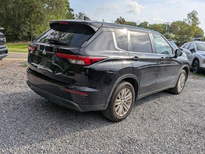 2024 Mitsubishi Outlander ES