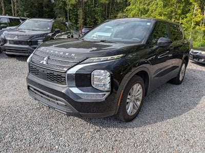 2024 Mitsubishi Outlander ES