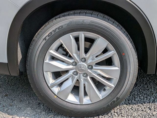 2026 Mitsubishi Outlander ES