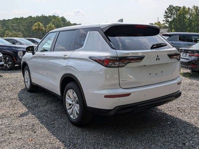 2026 Mitsubishi Outlander ES