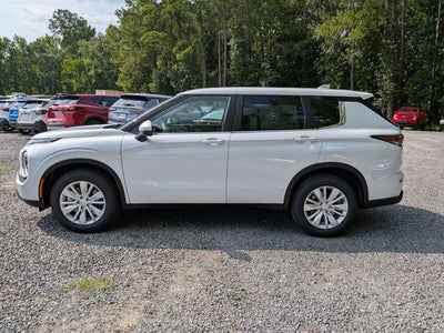 2026 Mitsubishi Outlander ES