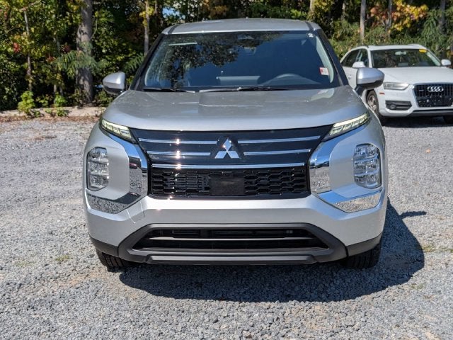 2026 Mitsubishi Outlander ES