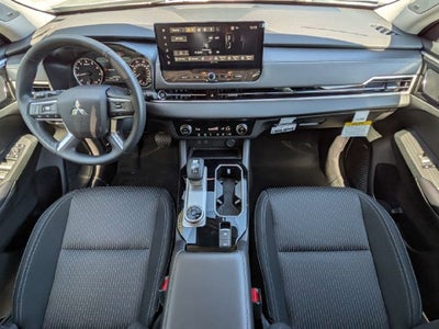 2026 Mitsubishi Outlander ES