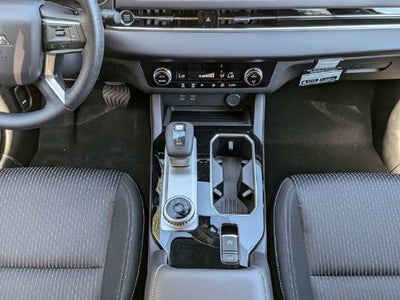 2026 Mitsubishi Outlander ES