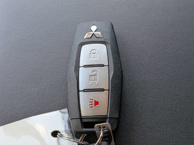 2026 Mitsubishi Outlander ES