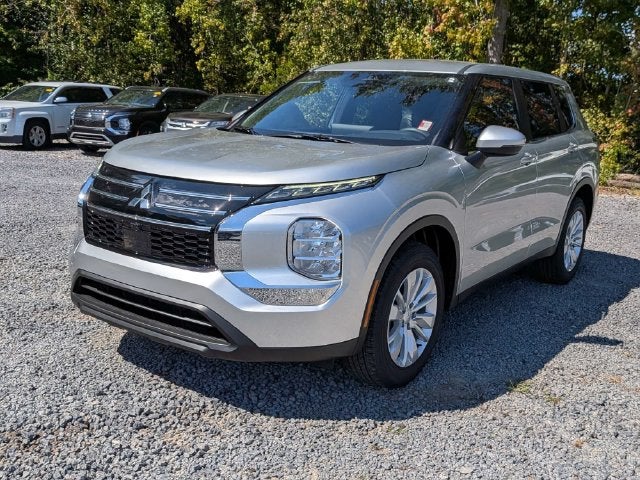2026 Mitsubishi Outlander ES