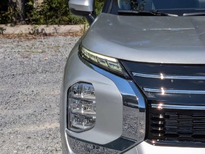 2026 Mitsubishi Outlander ES