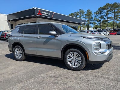 2026 Mitsubishi Outlander ES