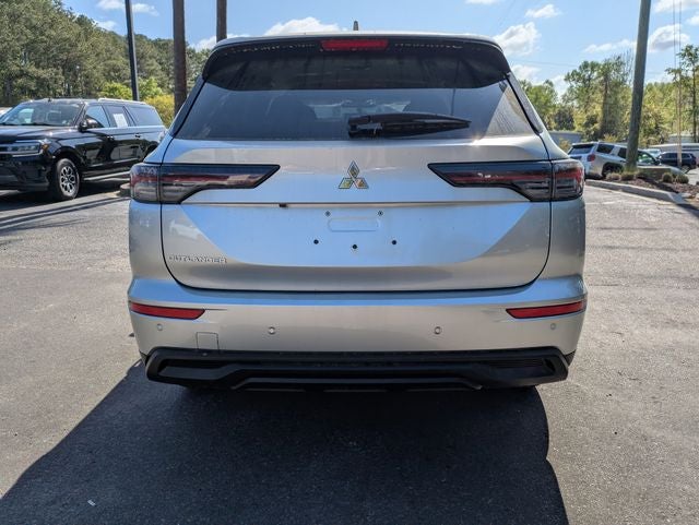 2026 Mitsubishi Outlander ES