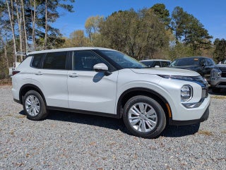 2026 Mitsubishi Outlander ES