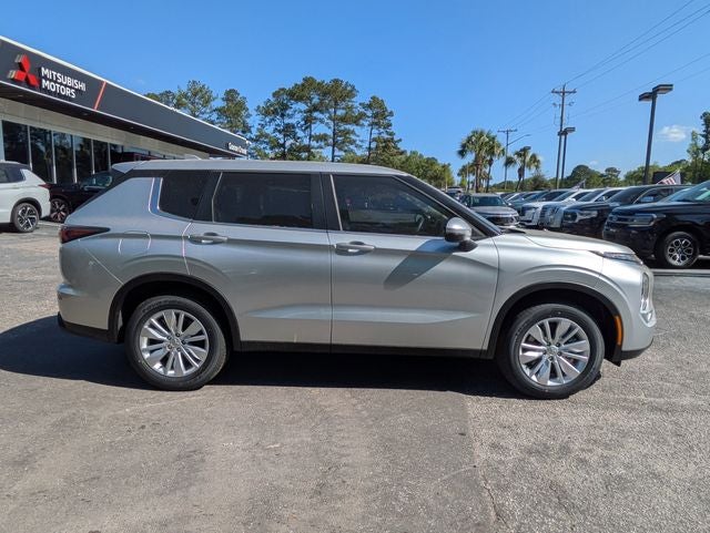 2026 Mitsubishi Outlander ES