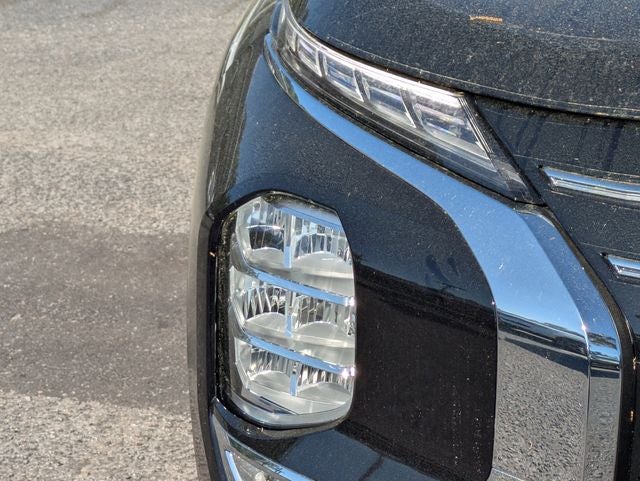 2026 Mitsubishi Outlander ES