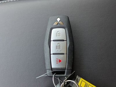 2026 Mitsubishi Outlander ES