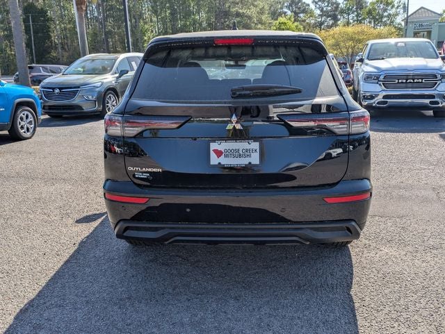 2026 Mitsubishi Outlander ES