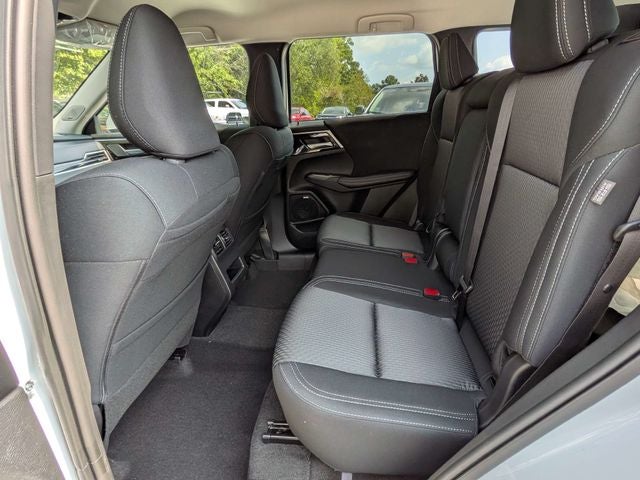 2026 Mitsubishi Outlander ES
