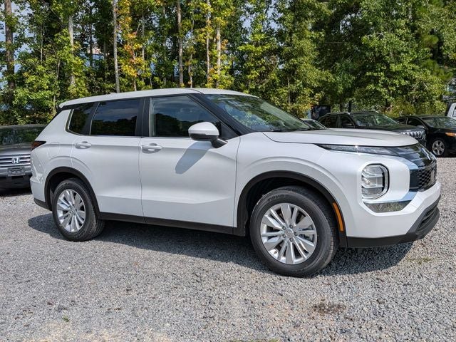 2026 Mitsubishi Outlander ES