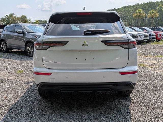 2026 Mitsubishi Outlander ES