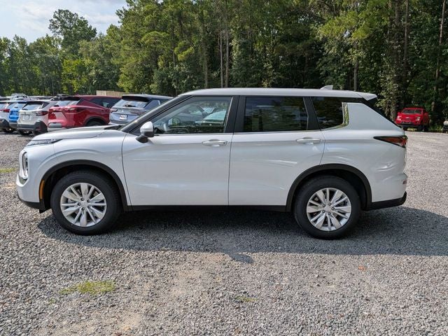 2026 Mitsubishi Outlander ES