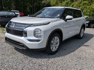 2026 Mitsubishi Outlander ES