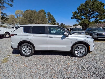 2026 Mitsubishi Outlander ES