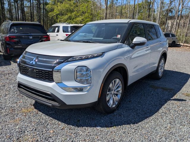 2026 Mitsubishi Outlander ES