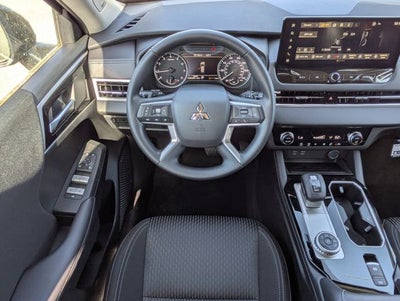 2026 Mitsubishi Outlander ES