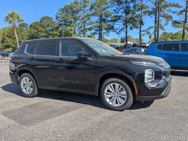 2026 Mitsubishi Outlander ES